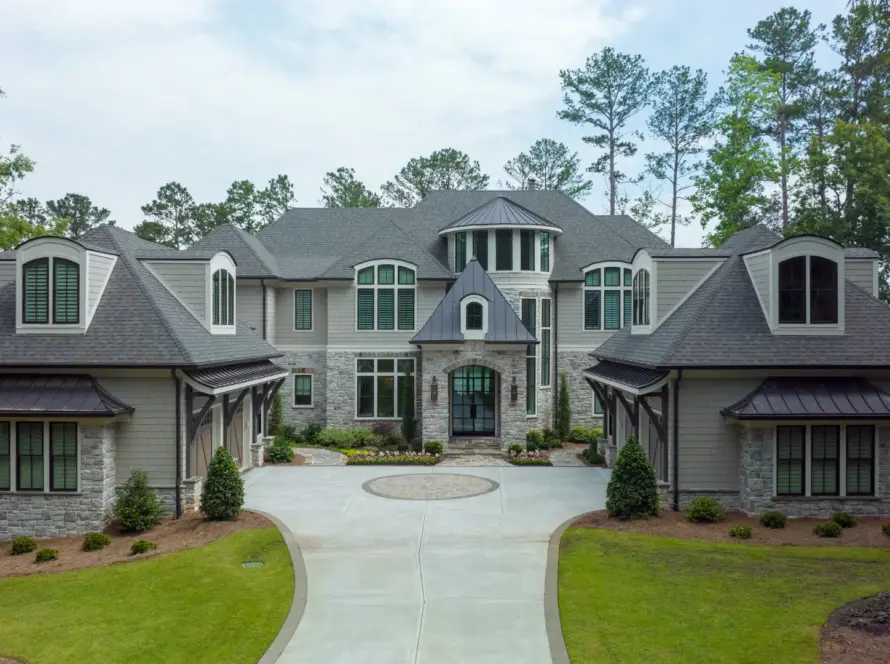 Image of Outside View of Luxurious House - Custom Home Builder | Southern Luxury Homes