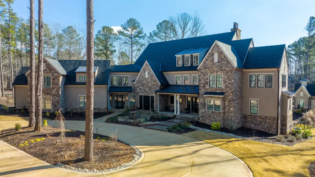 image of exterior of a large modern house - custom home builder | Southern Luxury Homes